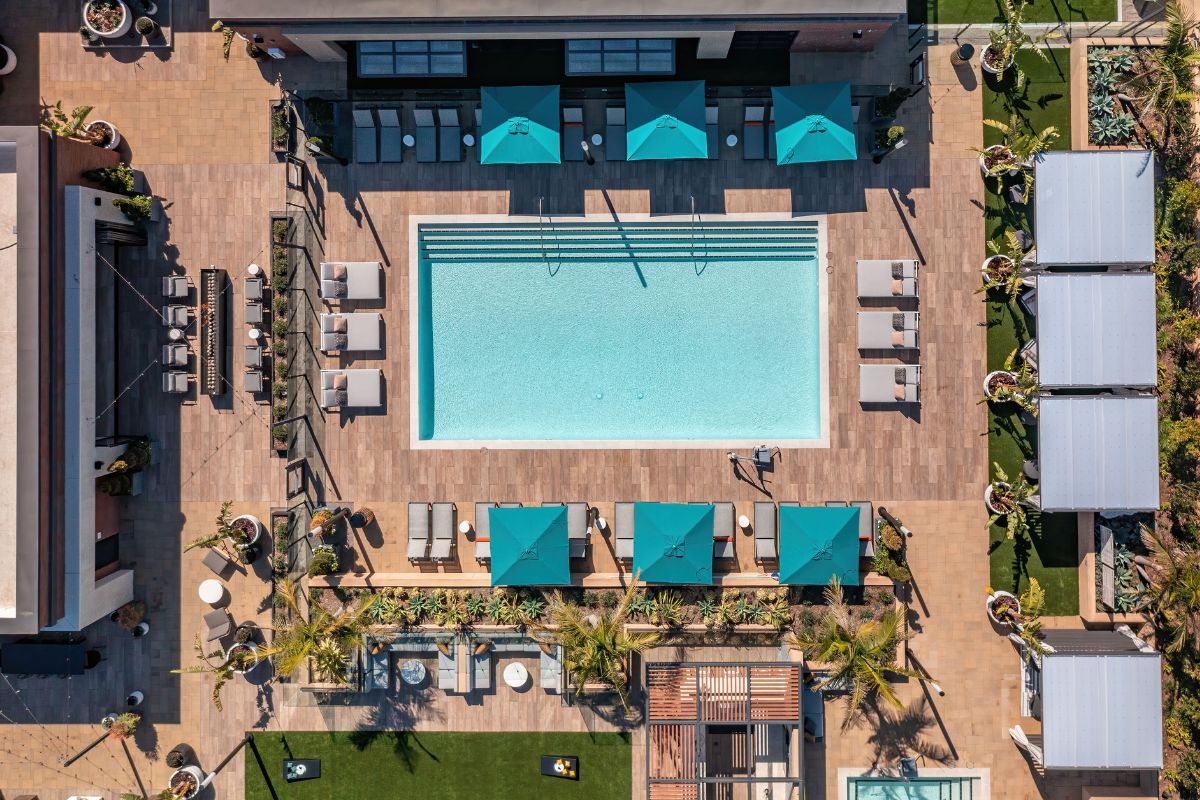 Luxury pool at Esperanza at Duarte Station Apartments for rent in Duarte, CA